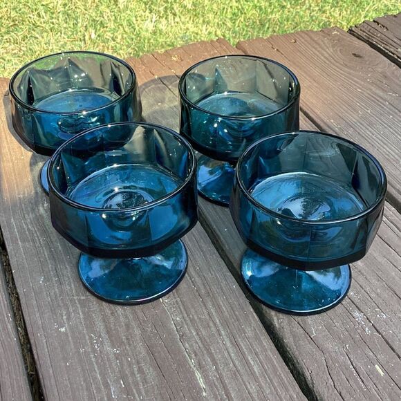 Indiana Glass Colony‎ Nouveau Riviera Blue Footed Coupes Set of 4, 1970s - Picture 2 of 5